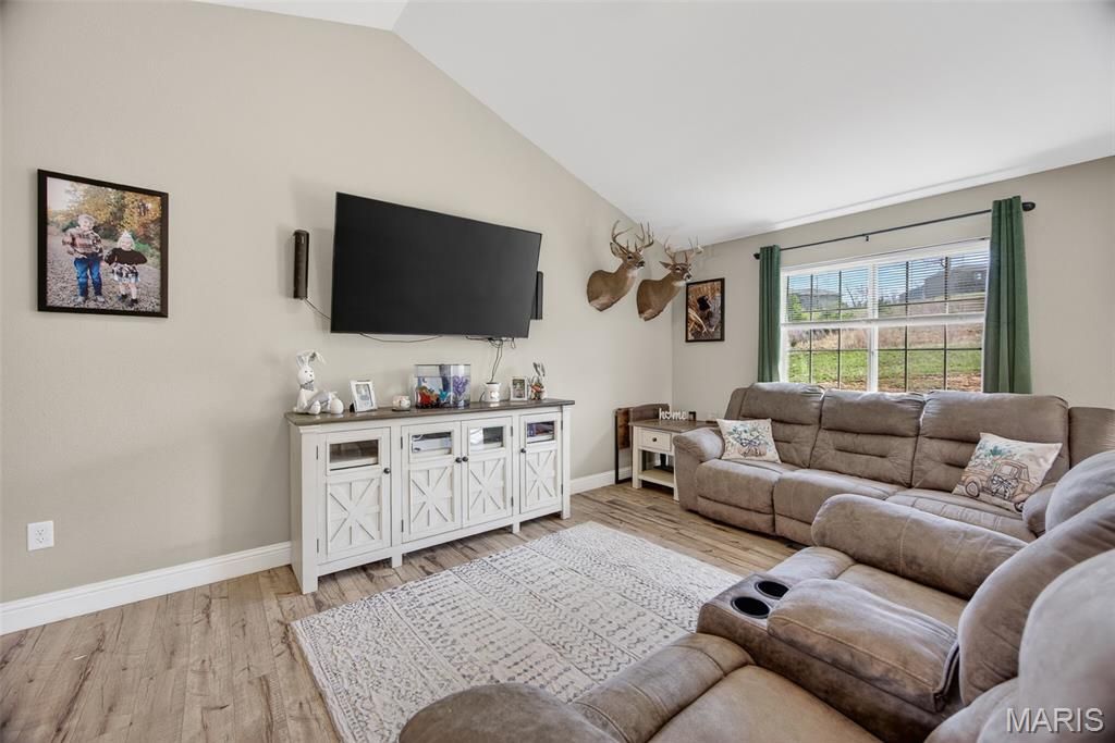 Photo of 205 Ridgeview Drive, St Robert, MO 65584 (MLS # 26021078)