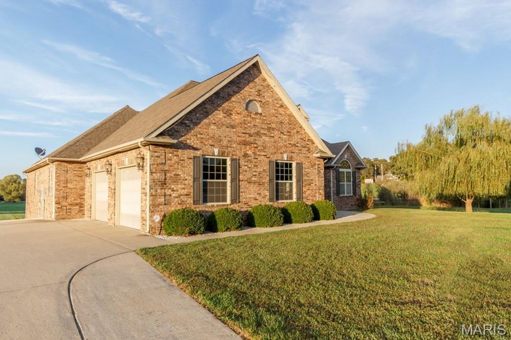 Photo of 22805 GREEN HILLS Road, Lebanon, MO 65536 (MLS # 25080038)