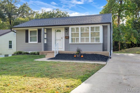 Photo of 3 Banbury Court, Crestwood, MO 63126 (MLS # 26065940)