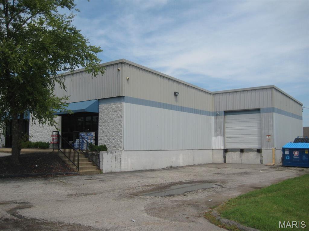 Photo 1 of 2 — 1831 Scherer Parkway, St Charles, MO 63303