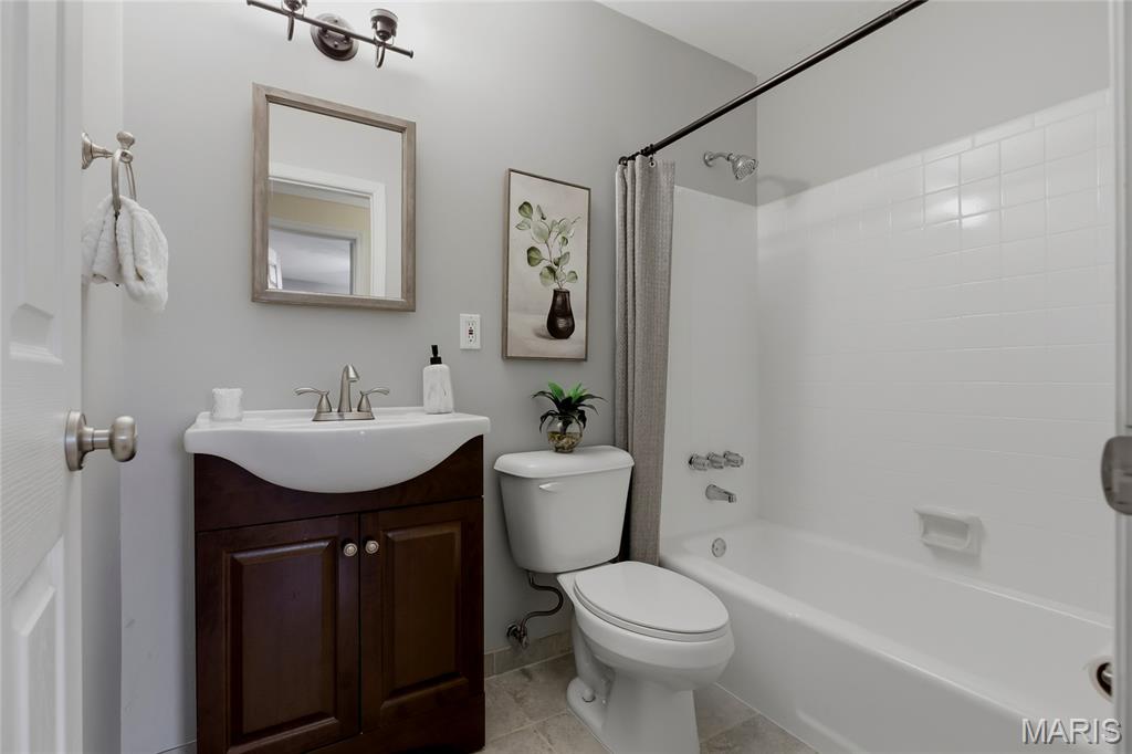 Elmwood Manor - Residential