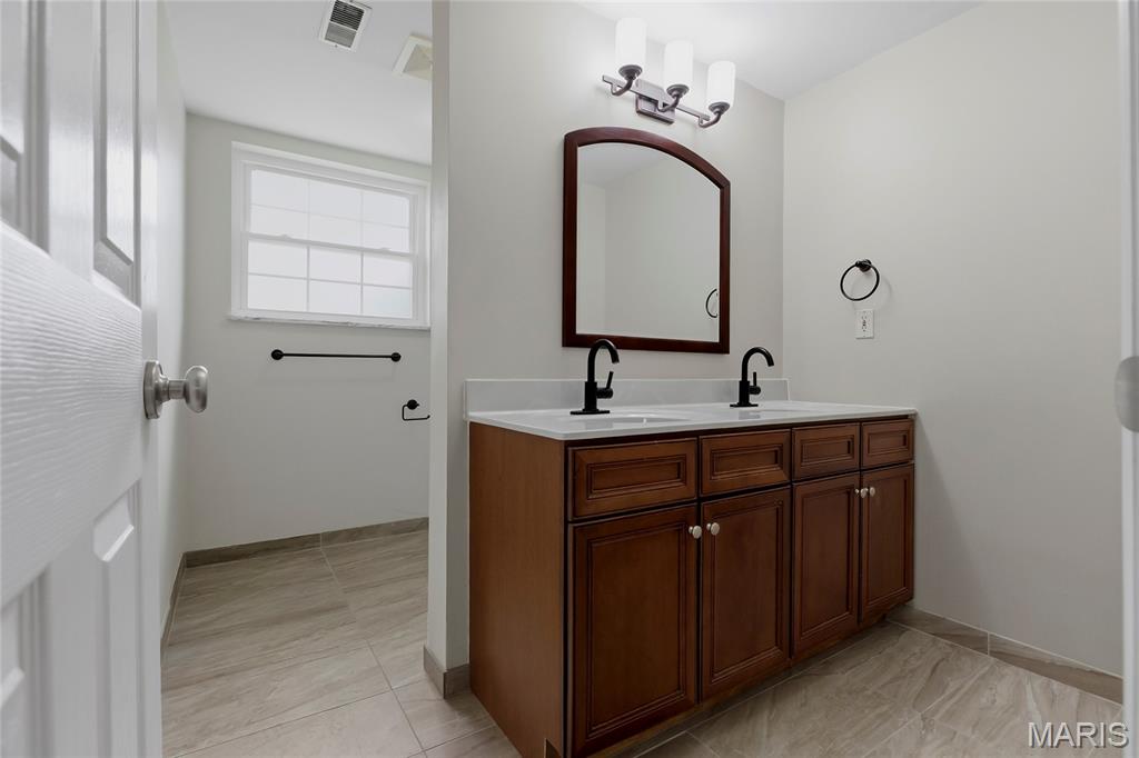 Elmwood Manor - Residential