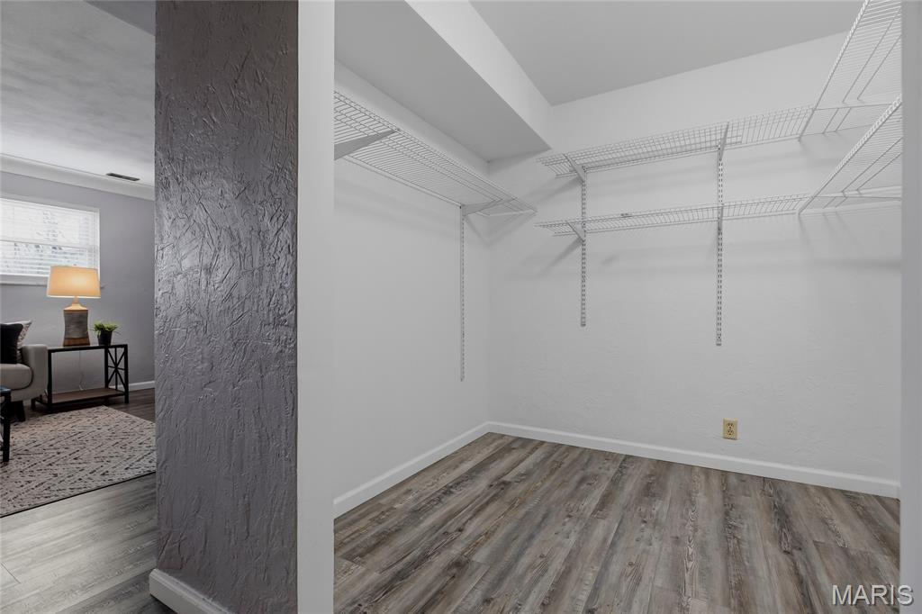 Elmwood Manor - Residential