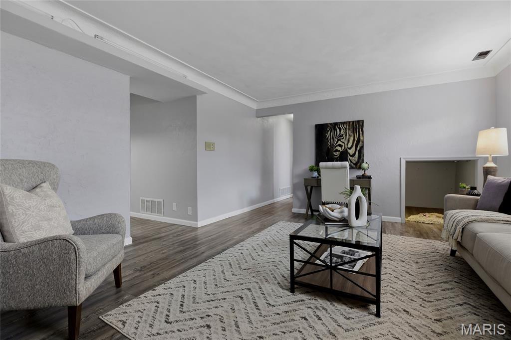 Elmwood Manor - Residential