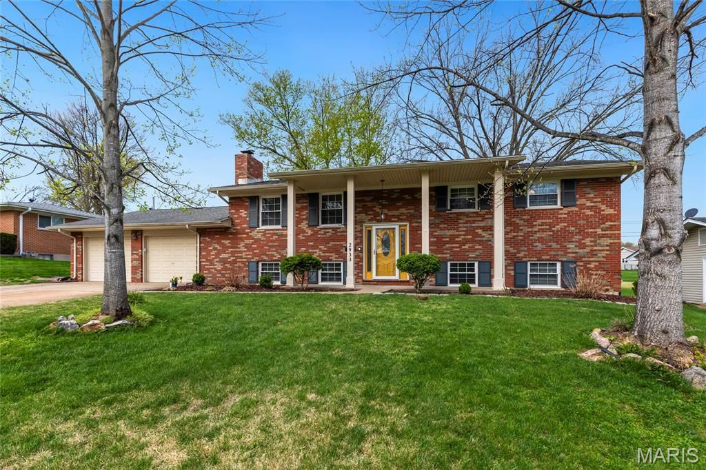 Photo of 2933 W Adams Street, St Charles, MO 63301 (MLS # 26012203)