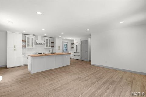 Tiny photo for 715 Westchester Court, Kirkwood, MO 63122 (MLS # 26029459)