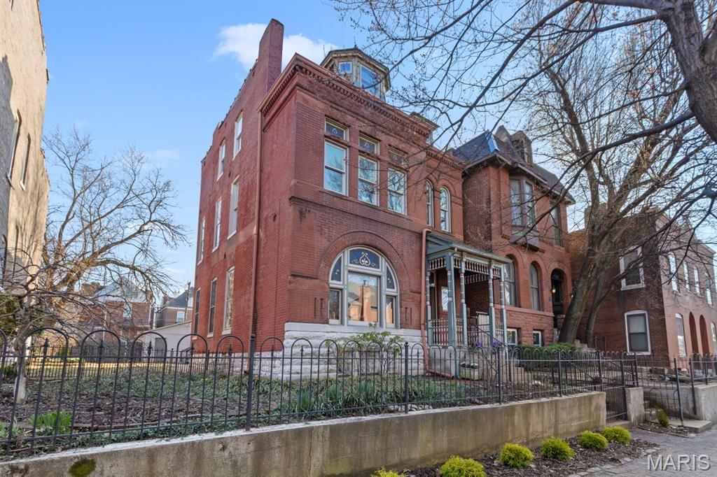 Lafayette Square - Residential