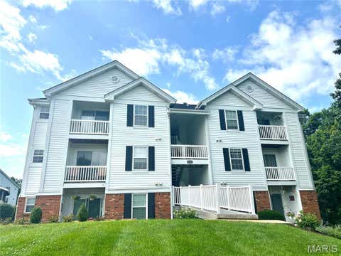 Photo of 16566 Victoria Crossing Drive #B, Wildwood, MO 63040 (MLS # 26041154)