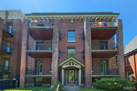 Photo of 3656 Shaw Avenue #1West, St Louis, MO 63110 (MLS # 25079588)