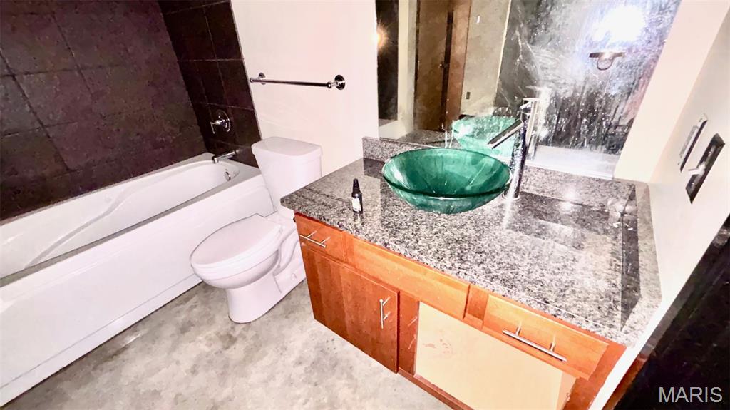 Lucas Lofts Condo - Residential Lease