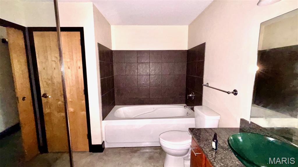 Lucas Lofts Condo - Residential Lease