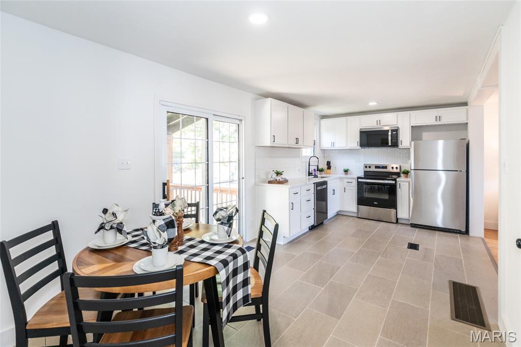 Festus, Missouri 63028, United States, 3 Bedrooms Bedrooms, ,2 BathroomsBathrooms,Residential,Coming Soon,239672