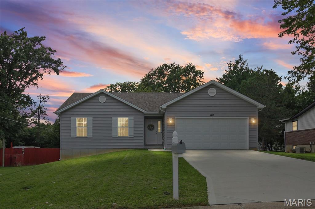 Photo of 407 Warren Avenue, Warrenton, MO 63383 (MLS # 26055029)