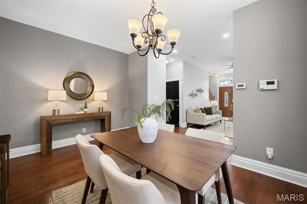 2813-2815 Arsenal Twnhse - Residential