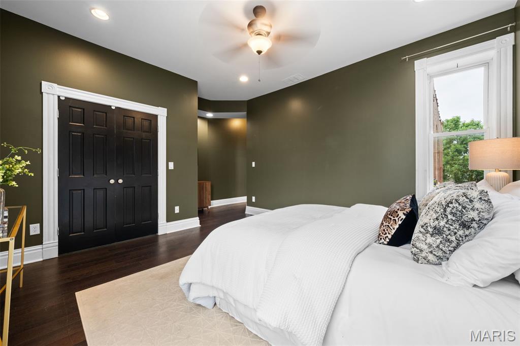 2813-2815 Arsenal Twnhse - Residential
