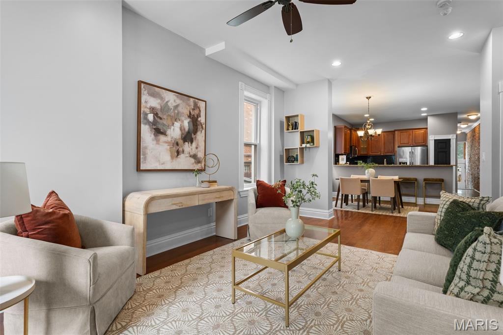 2813-2815 Arsenal Twnhse - Residential