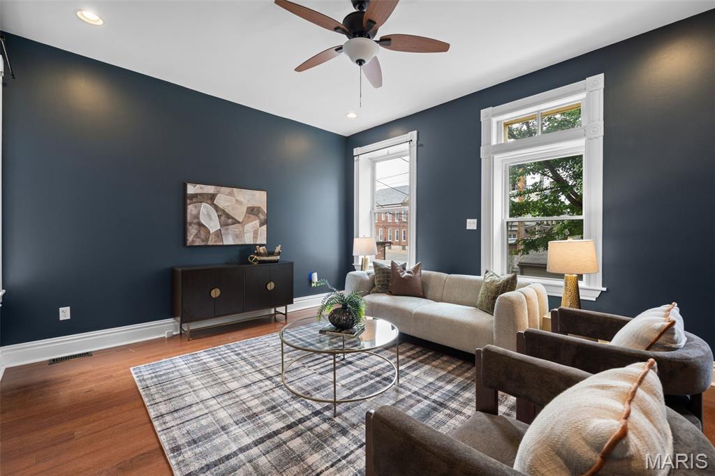 2813-2815 Arsenal Twnhse - Residential