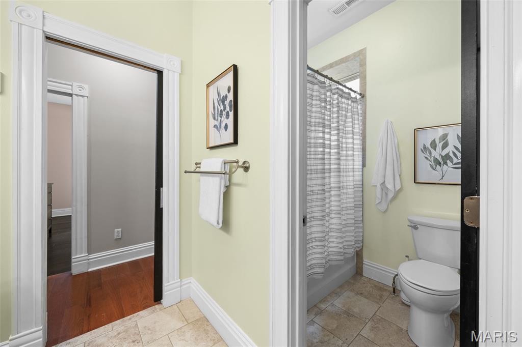 2813-2815 Arsenal Twnhse - Residential