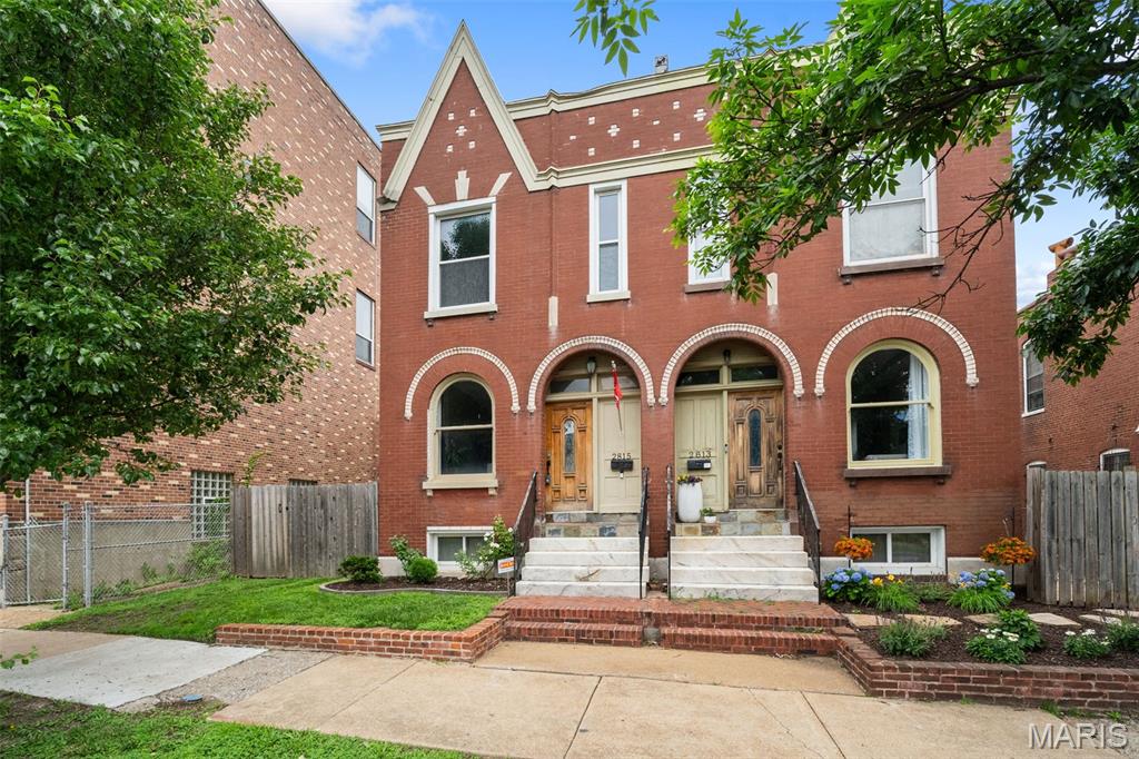 2813-2815 Arsenal Twnhse - Residential