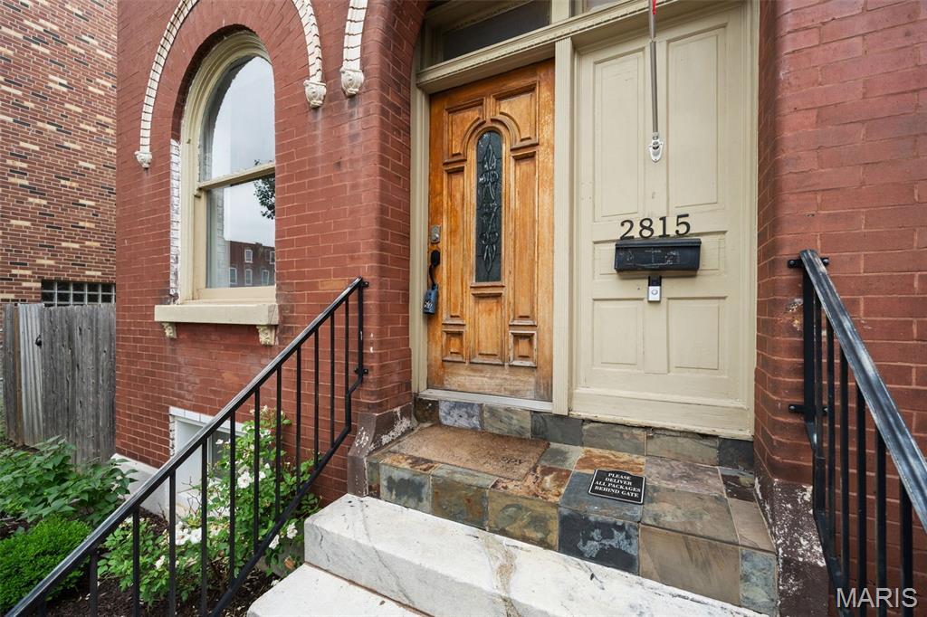 2813-2815 Arsenal Twnhse - Residential