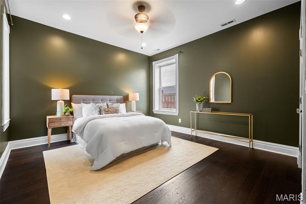 2813-2815 Arsenal Twnhse - Residential