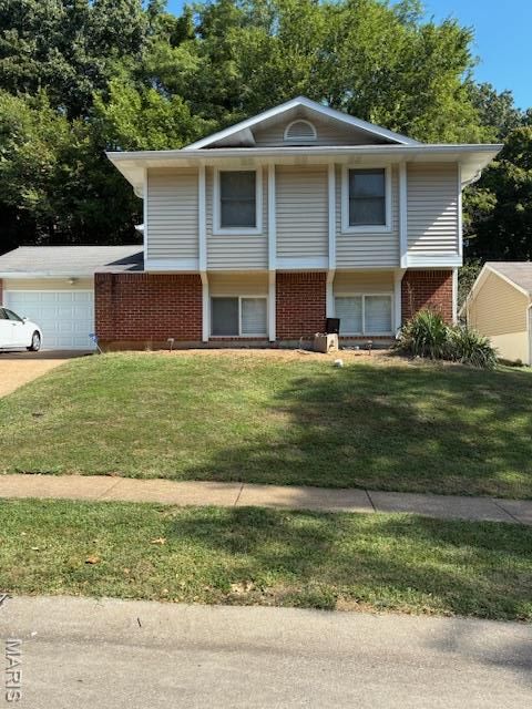 Photo of 537 Treetop Village Drive, Ballwin, MO 63021 (MLS # 25060112)