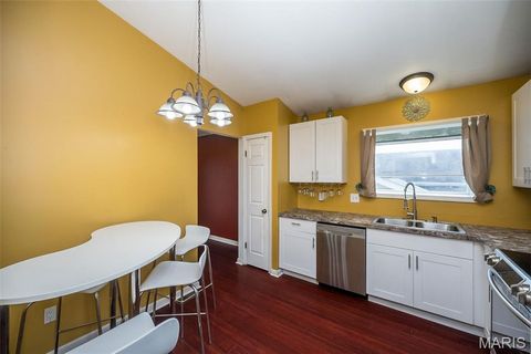 Tiny photo for 537 Treetop Village Drive, Ballwin, MO 63021 (MLS # 25060112)