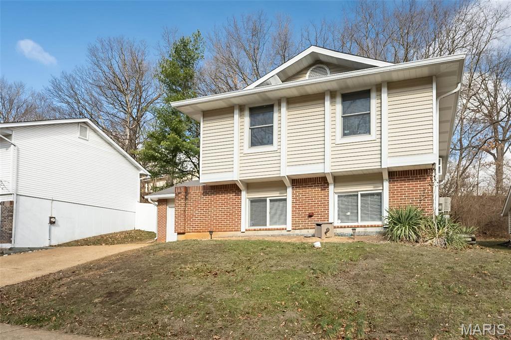 537 Treetop Village Drive