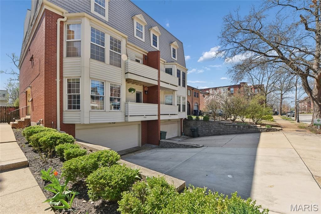 Photo of 4466 McPherson Avenue #4A, St Louis, MO 63108 (MLS # 26018132)