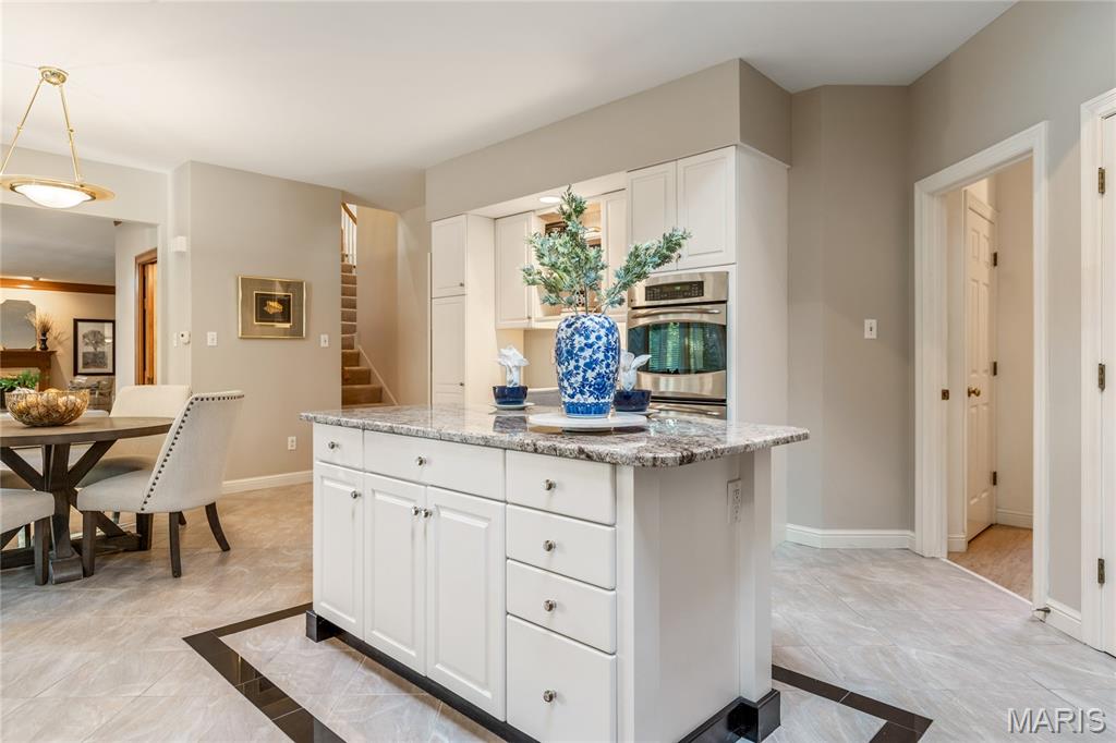 Manors Of Town & Country Bristol Manor - Residential