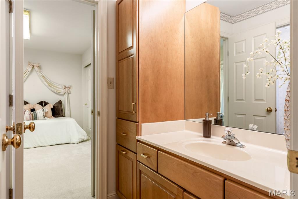 Manors Of Town & Country Bristol Manor - Residential