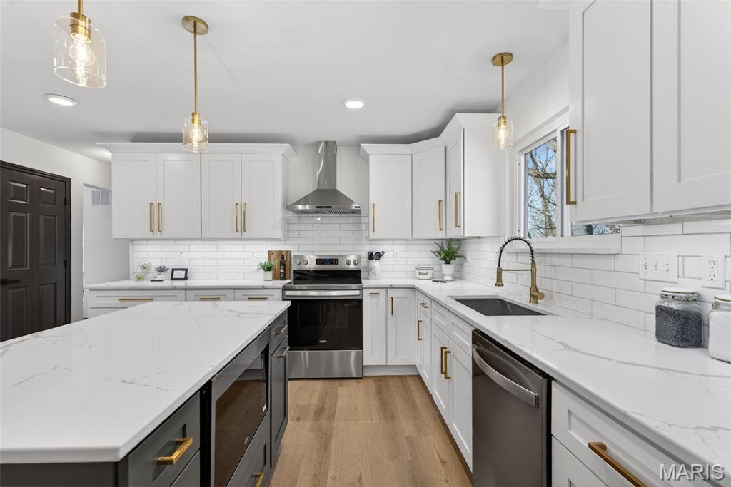 New England Village 4 - Residential