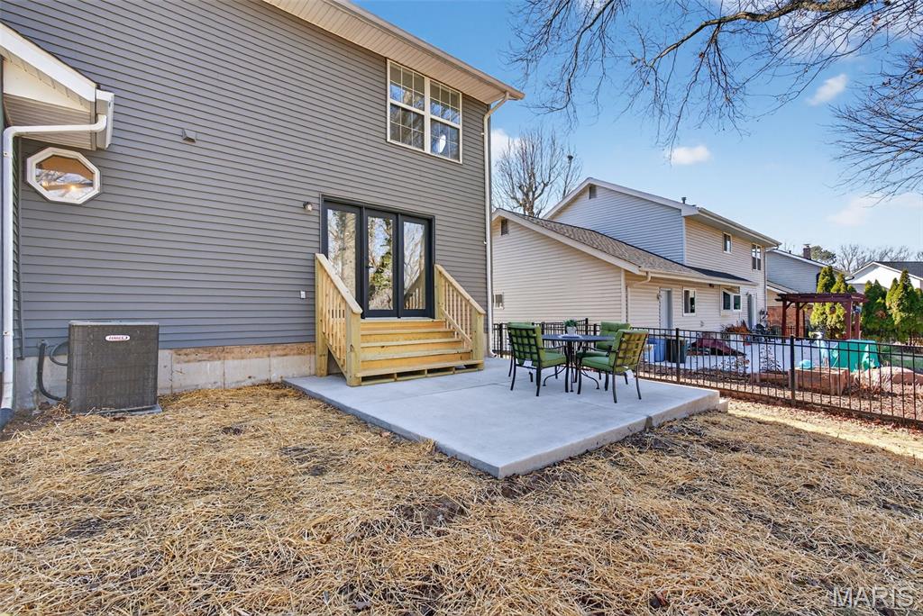 New England Village 4 - Residential