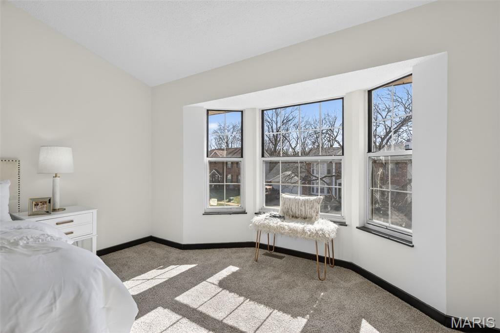 New England Village 4 - Residential