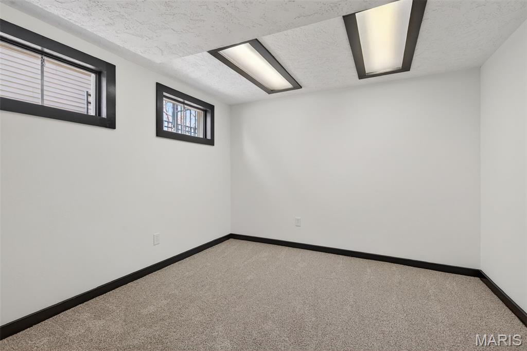 New England Village 4 - Residential