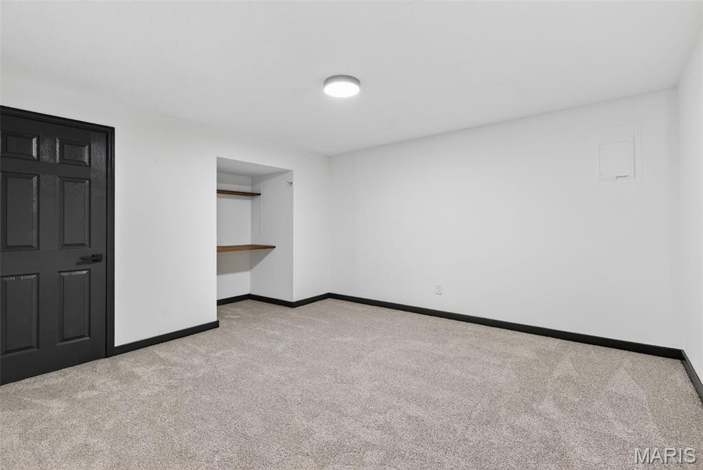 New England Village 4 - Residential