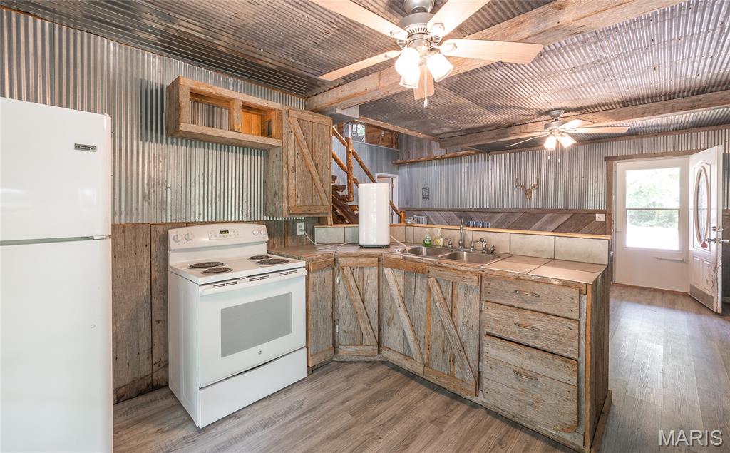 Moreland's Resort - Residential