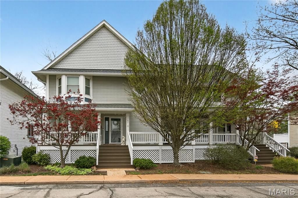 Photo of 1187 Hawken Place, Webster Groves, MO 63119 (MLS # 26020246)