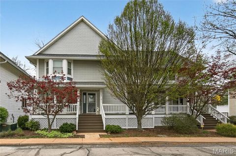 Photo of 1187 Hawken Place, Webster Groves, MO 63119 (MLS # 26020246)