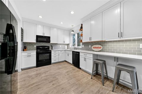 Tiny photo for 1187 Hawken Place, Webster Groves, MO 63119 (MLS # 26020246)