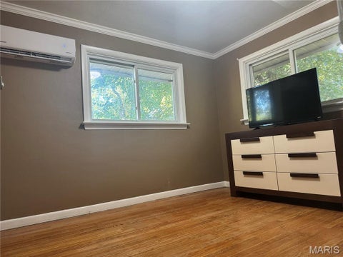 Tiny photo for 1007 Hutton Place, Ferguson, MO 63135 (MLS # 26067495)