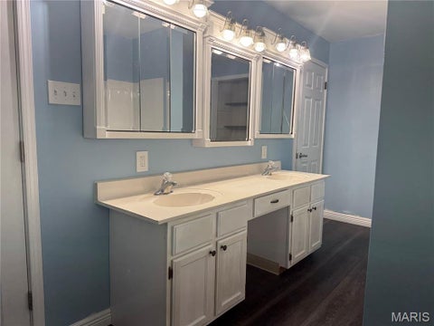 Tiny photo for 1007 Hutton Place, Ferguson, MO 63135 (MLS # 26067495)