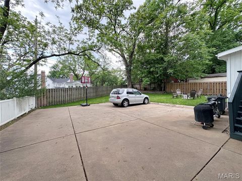 Tiny photo for 319 N Gore Avenue, Webster Groves, MO 63119 (MLS # 26026130)