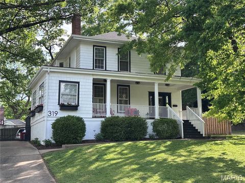 Tiny photo for 319 N Gore Avenue, Webster Groves, MO 63119 (MLS # 26026130)