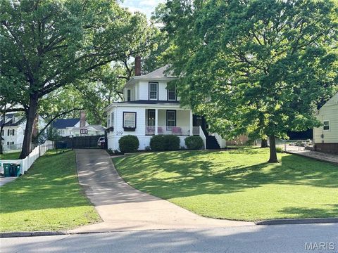 Tiny photo for 319 N Gore Avenue, Webster Groves, MO 63119 (MLS # 26026130)