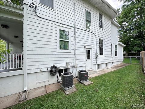Tiny photo for 319 N Gore Avenue, Webster Groves, MO 63119 (MLS # 26026130)