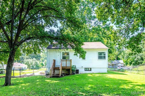 Tiny photo for 245 Commerce Avenue, Kirkwood, MO 63122 (MLS # 26040461)