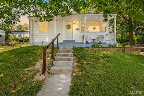 Photo of 245 Commerce Avenue, Kirkwood, MO 63122 (MLS # 26040461)