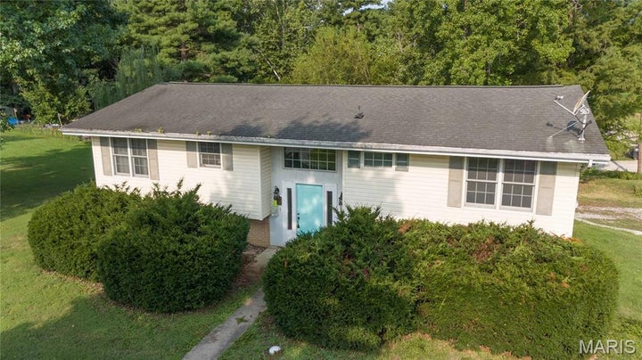 Photo 1 of 12 — 709 Pine View Street, Ramsey, IL 62080