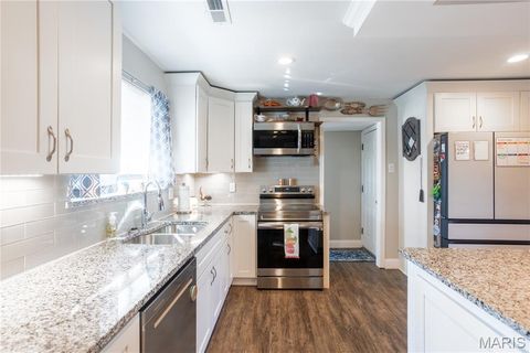 Tiny photo for 695 Henry Avenue, Ballwin, MO 63011 (MLS # 25068511)